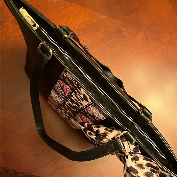 Betsey Johnson Black Tote Bag Leopard & Snake Print Stripe with Bow- EUC - Picture 16 of 16